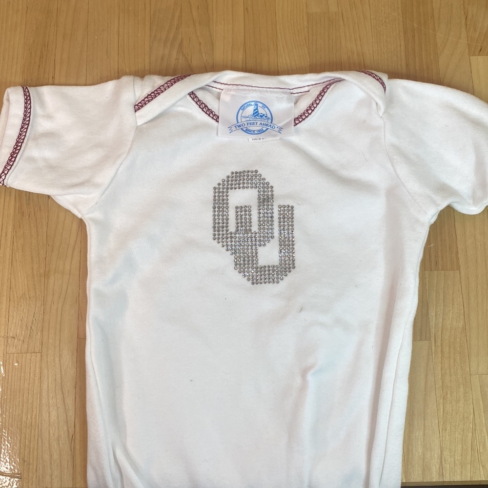 OU onsie - Picture 2 of 5